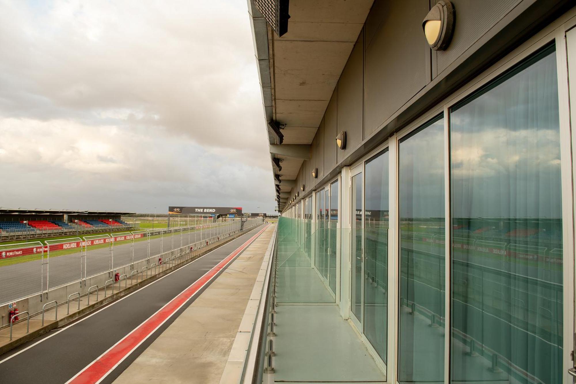 Отель Rydges Pit Lane Тейлем-Бенд Экстерьер фото