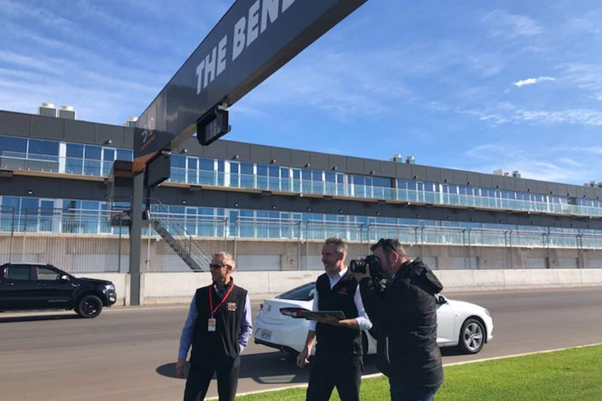 Отель Rydges Pit Lane Тейлем-Бенд Экстерьер фото