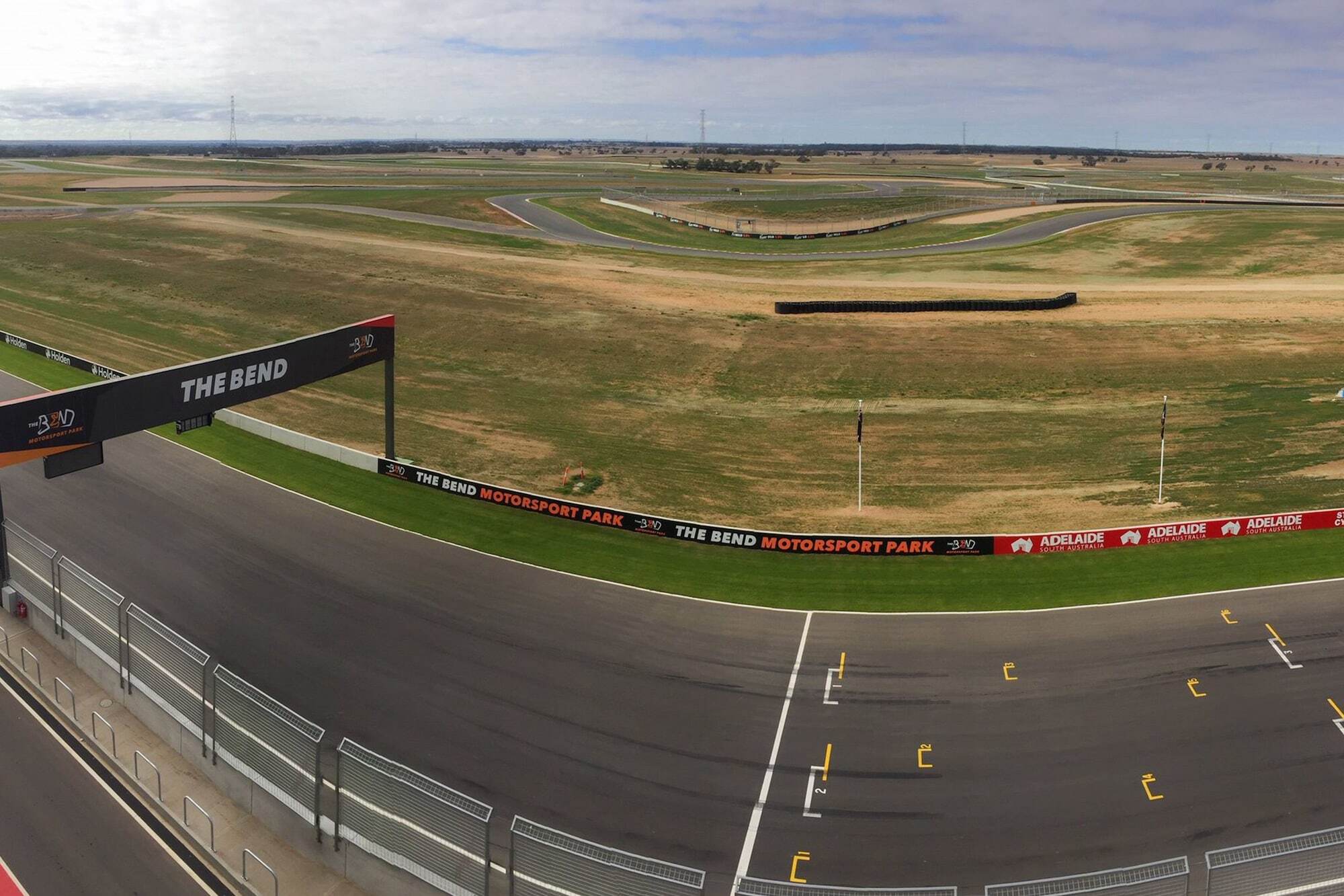 Отель Rydges Pit Lane Тейлем-Бенд Экстерьер фото