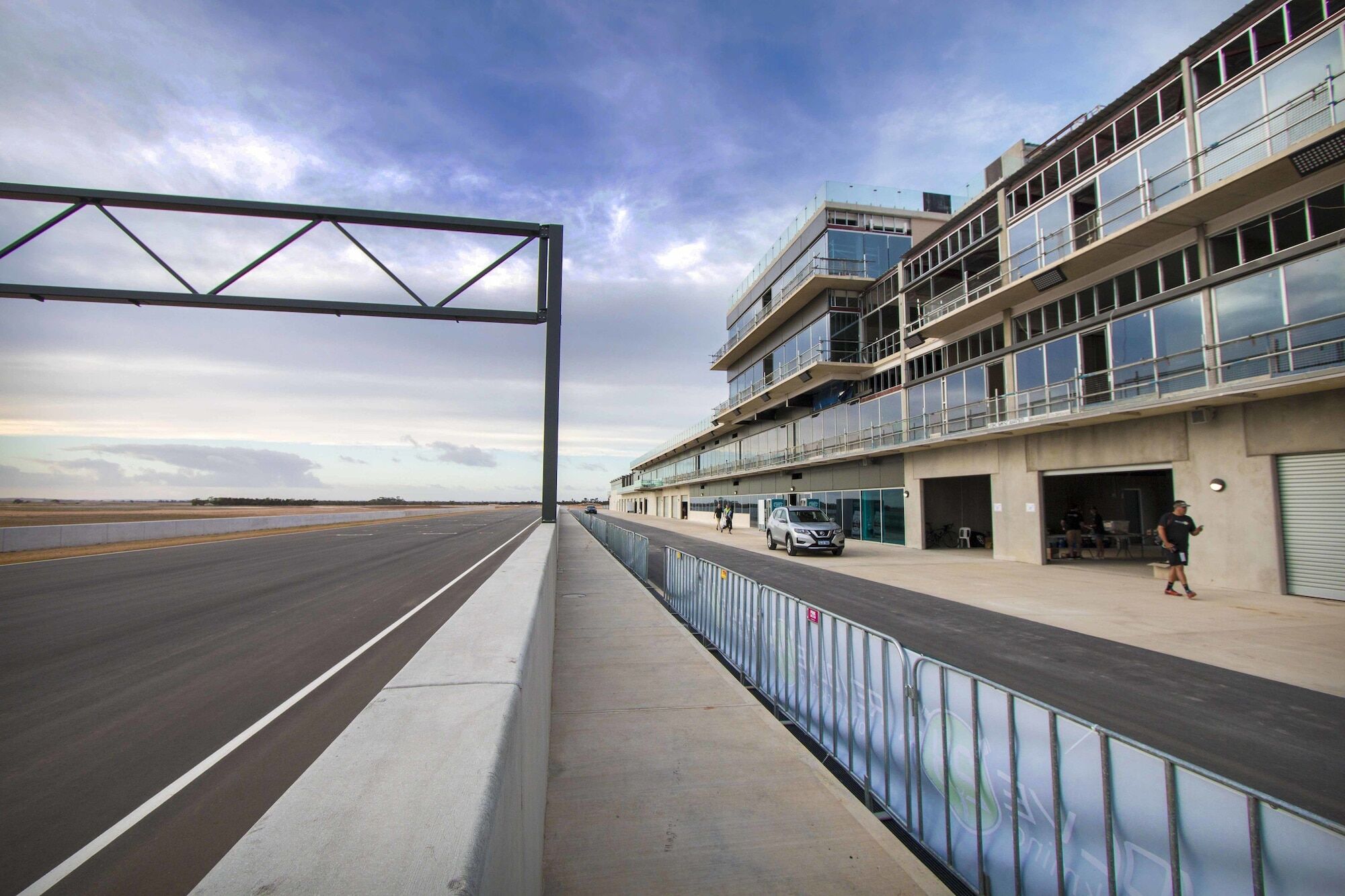 Отель Rydges Pit Lane Тейлем-Бенд Экстерьер фото